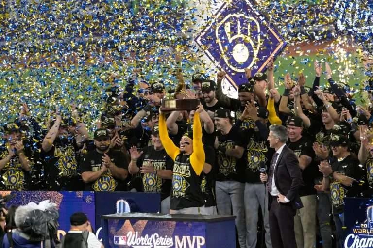 ¡POR PRIMERA VEZ! Cerveceros de Milwaukee se coronan en la Serie Mundial con Contreras como el MVP